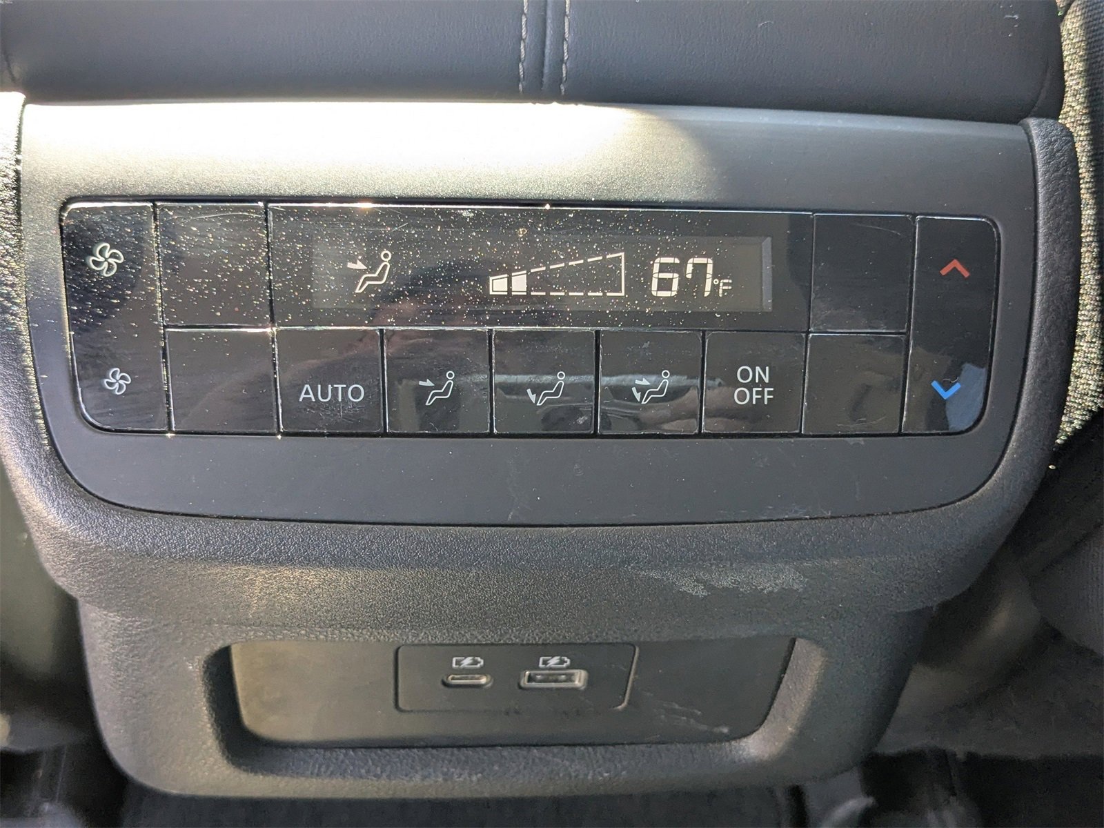 Used 2025 Nissan Pathfinder SV image 16