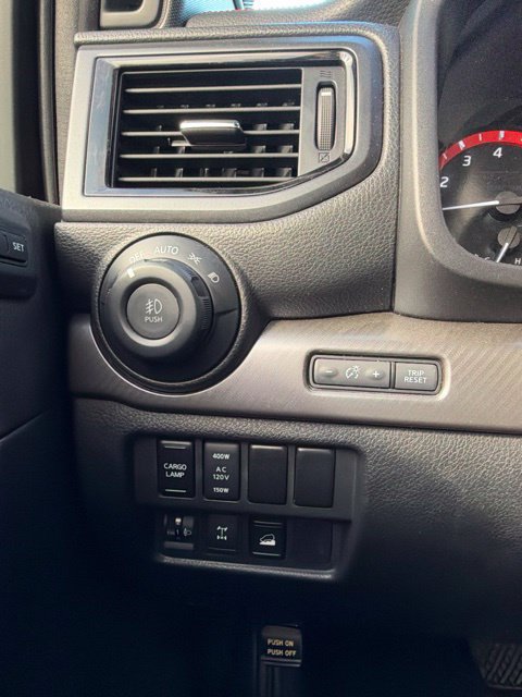 Used 2021 Nissan Titan PRO-4X w/ Pro-4x Convenience Package AWD/4WD image 15