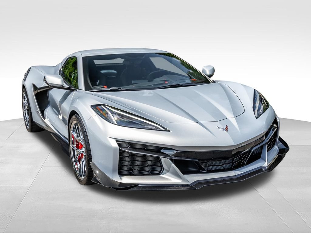Used 2023 Chevrolet Corvette Z06 w/ Z07 Performance Package RWD image 2