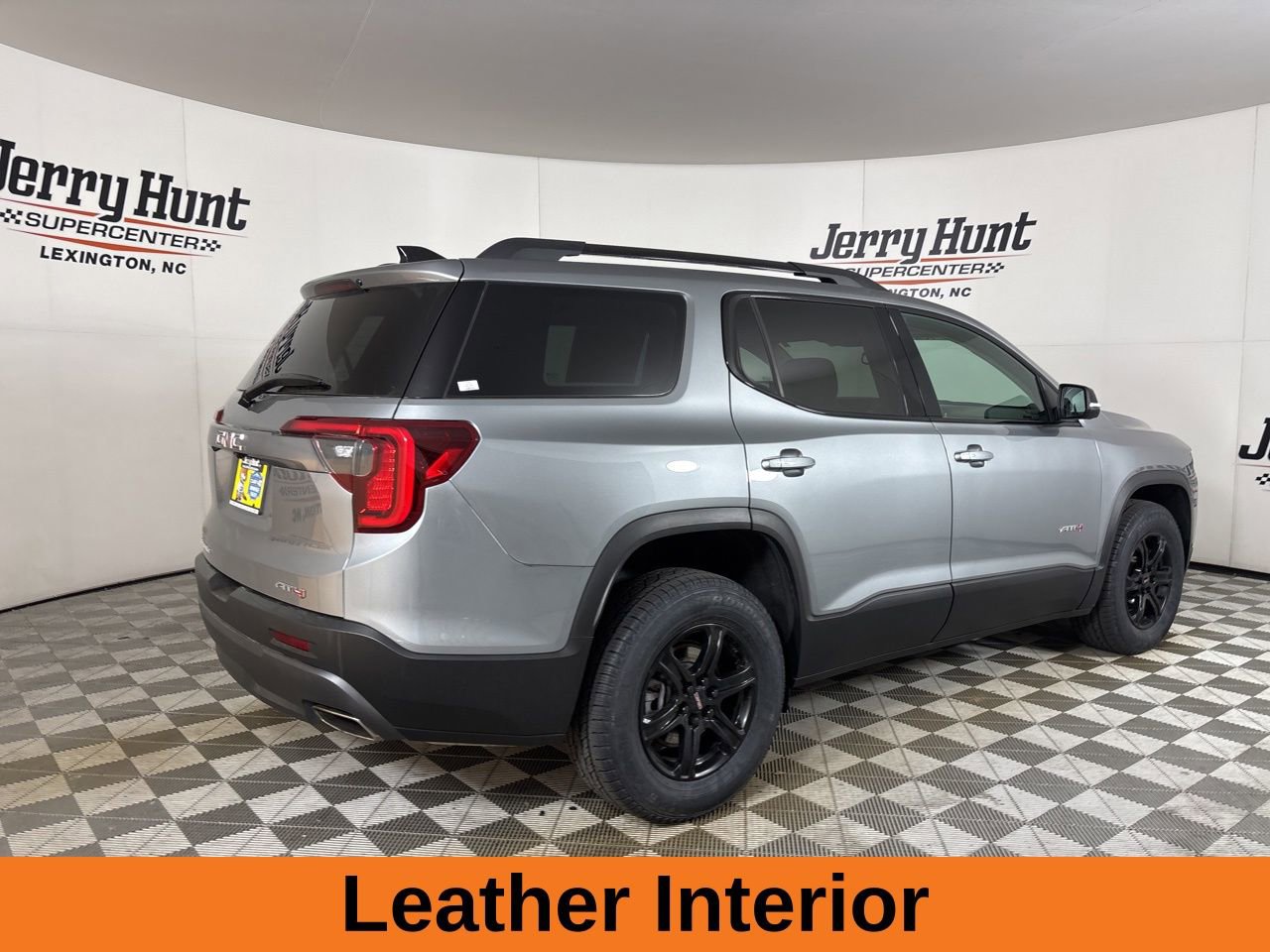 Used 2023 GMC Acadia AT4 w/ Technology Package AWD/4WD image 5