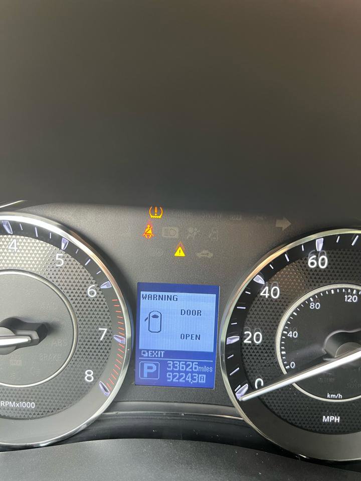 Used 2020 Nissan Armada Platinum w/ Captain's Chairs Package image 25