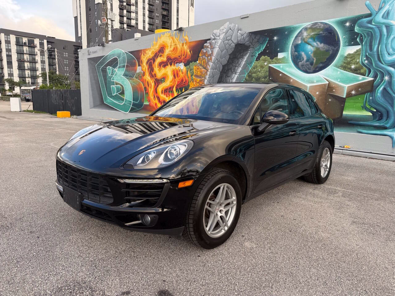 Used 2017 Porsche Macan AWD/4WD image 1