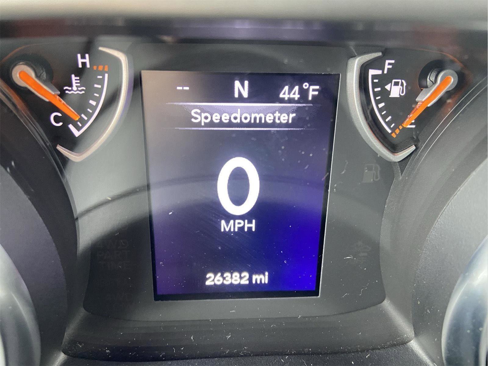 Used 2022 Jeep Gladiator Willys AWD/4WD image 10