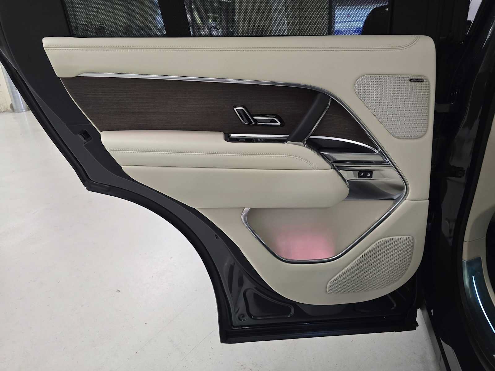 New 2026 Land Rover Range Rover SE AWD/4WD image 14