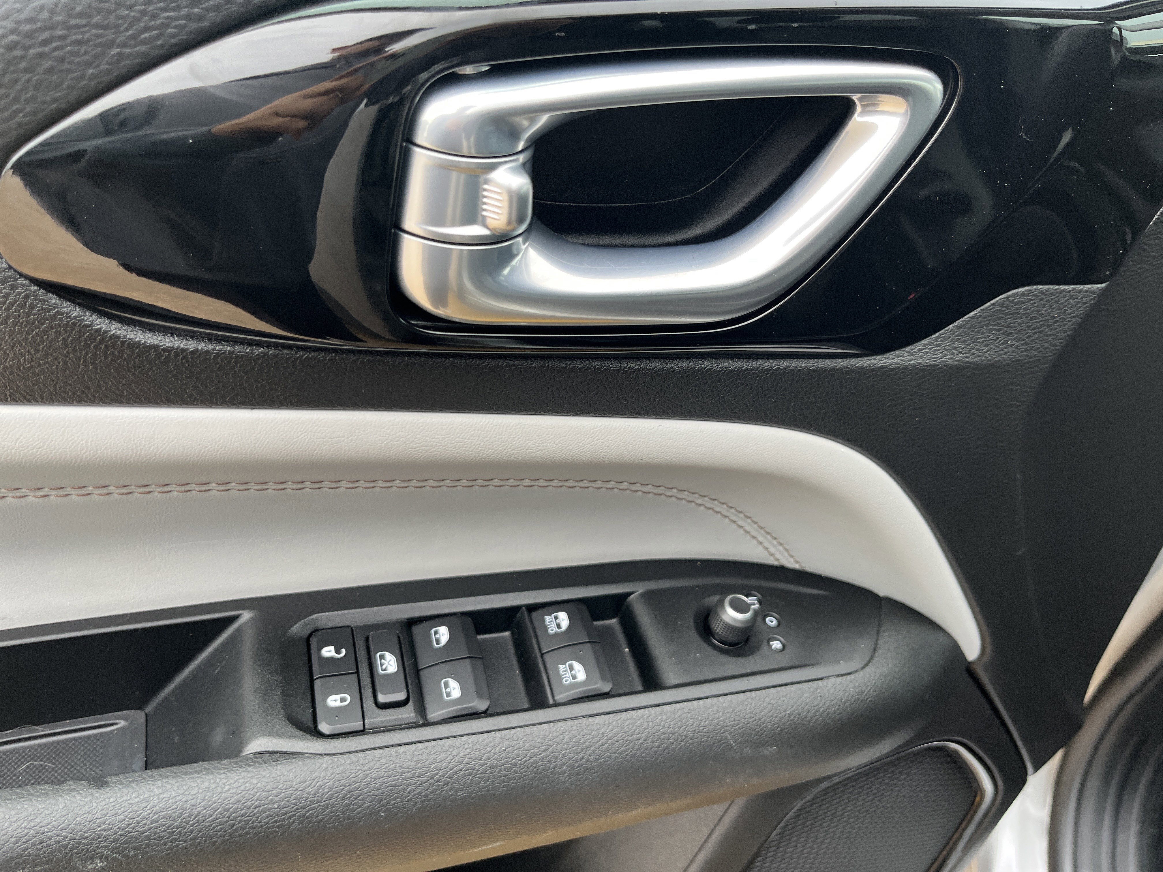 Used 2022 Jeep Compass Limited image 28