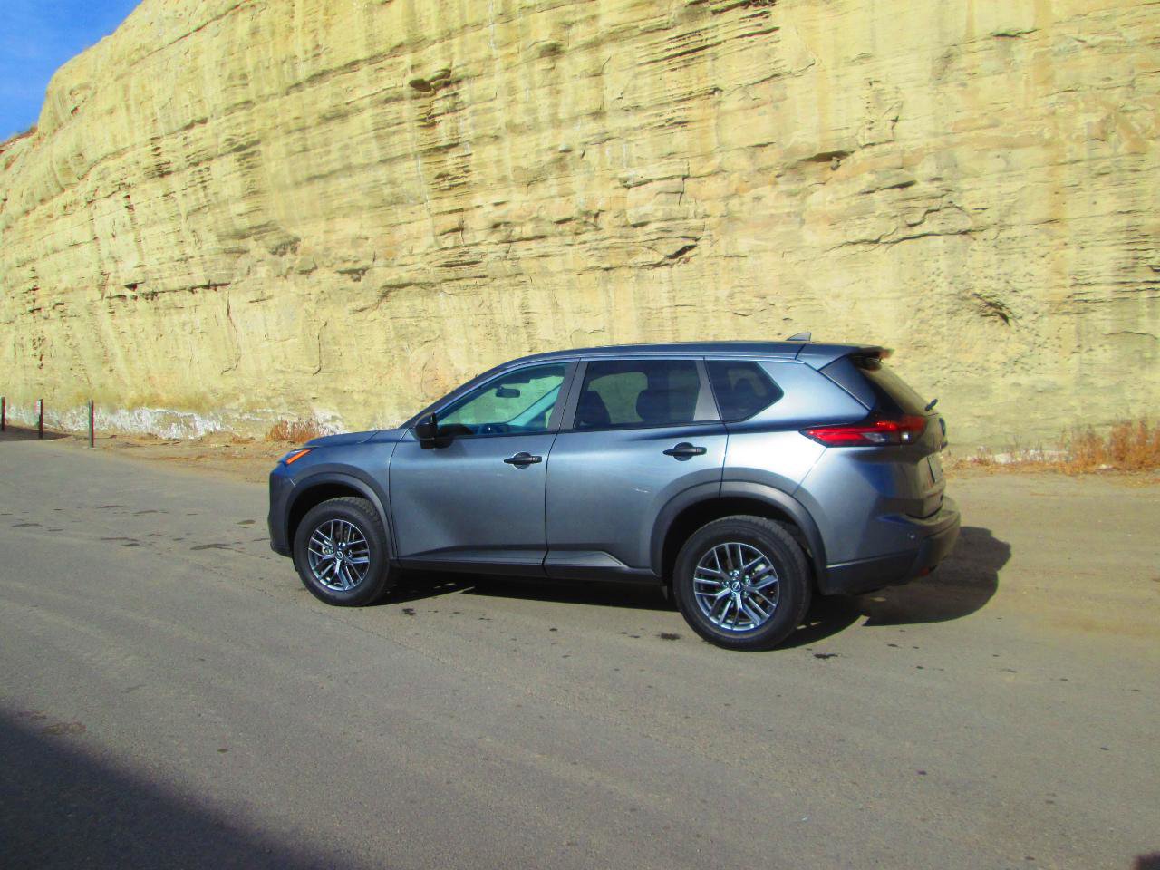 Used 2024 Nissan Rogue S image 5