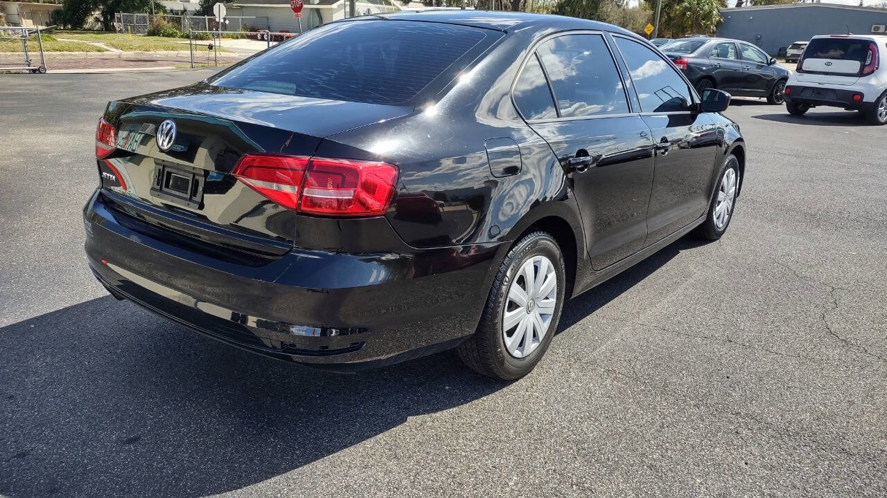 Used 2015 Volkswagen Jetta S image 4