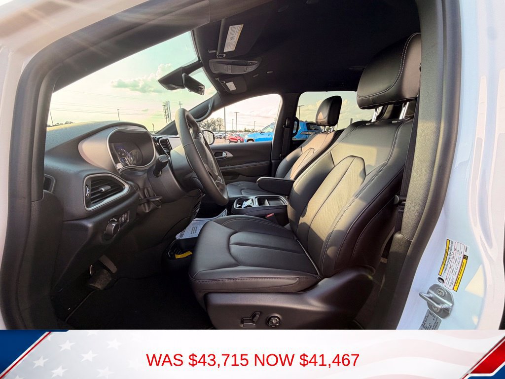New 2027 Chrysler Pacifica LX FWD image 12
