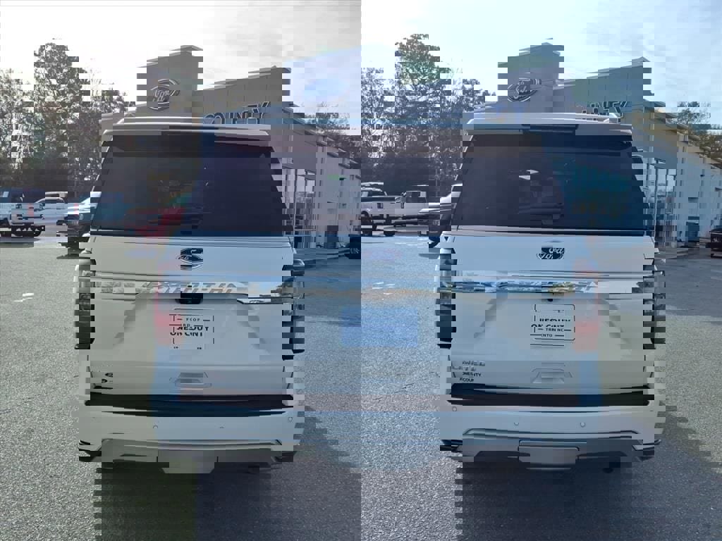 Certified 2019 Ford Expedition Limited w/ Equipment Group 302A image 3