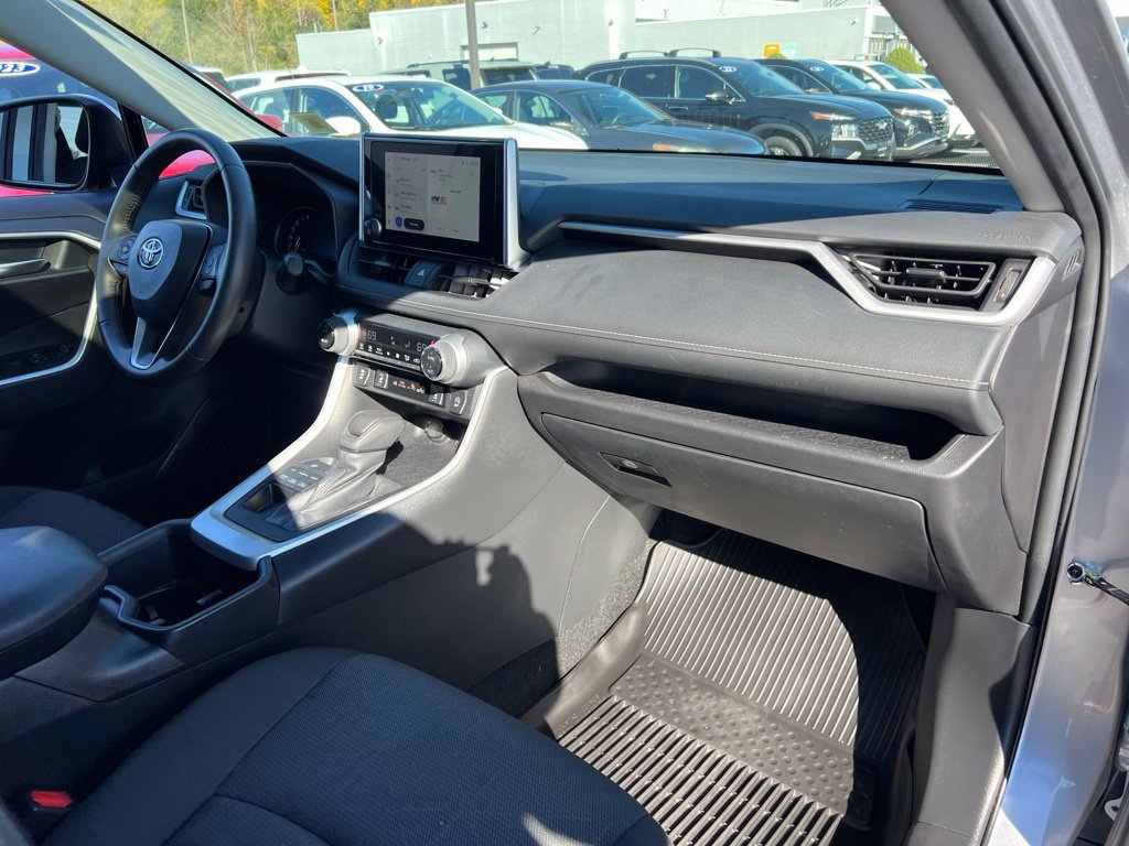 Used 2024 Toyota RAV4 XLE w/ Convenience Package AWD/4WD image 28