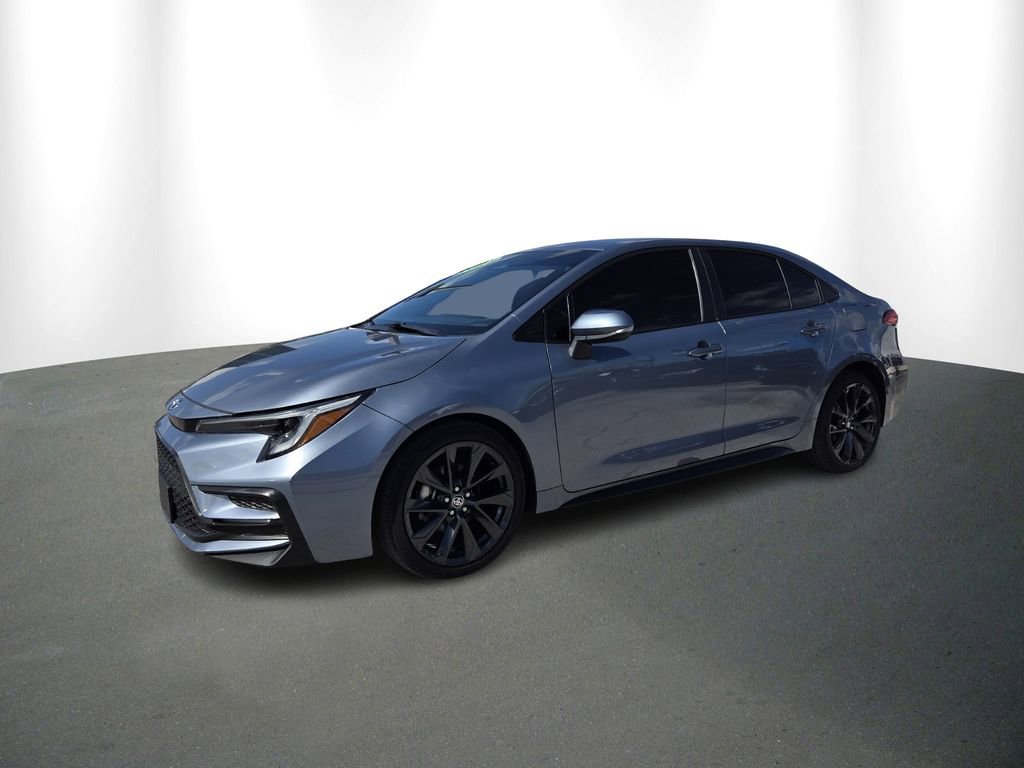 Used 2024 Toyota Corolla SE image 2