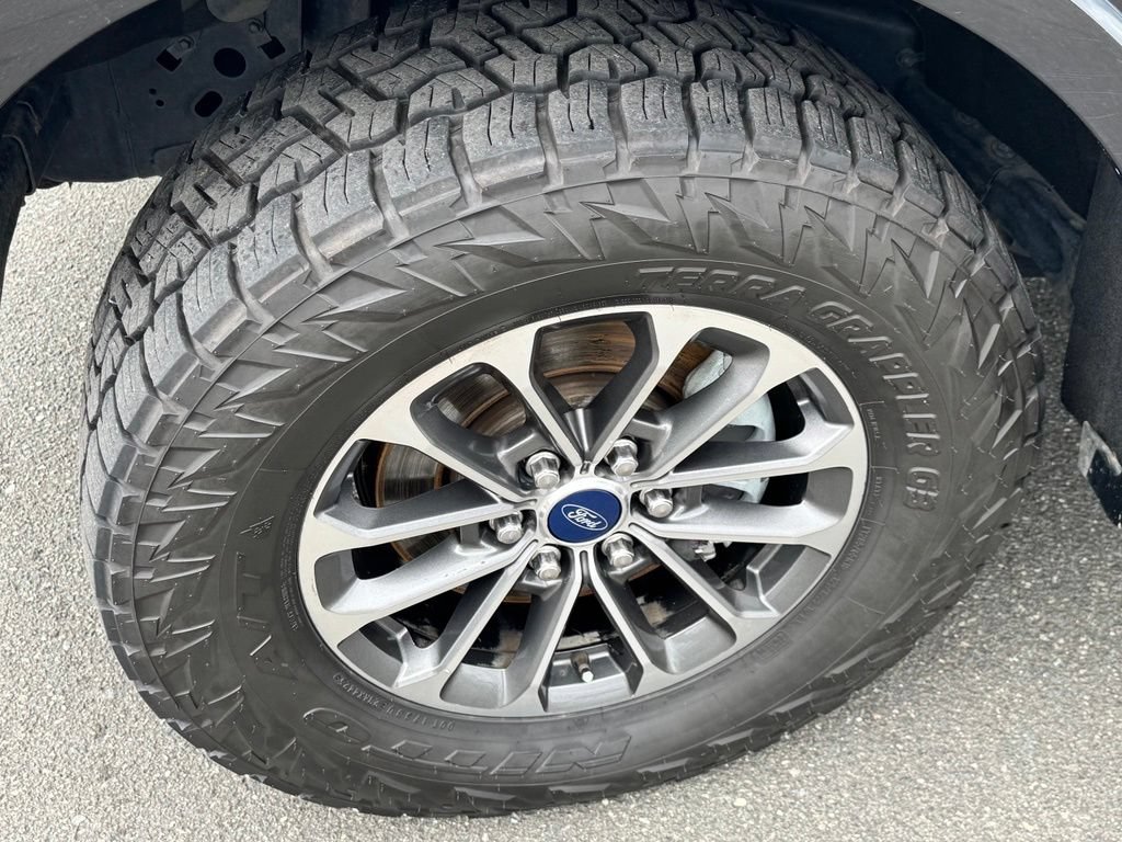Used 2018 Ford F150 XLT w/ Equipment Group 302A Luxury AWD/4WD image 22