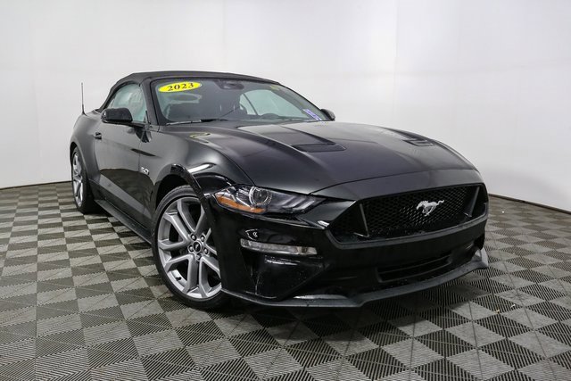 Used 2023 Ford Mustang GT Premium image 3