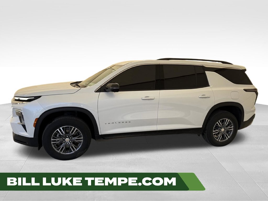 Used 2024 Chevrolet Traverse LT w/ Trailering Package