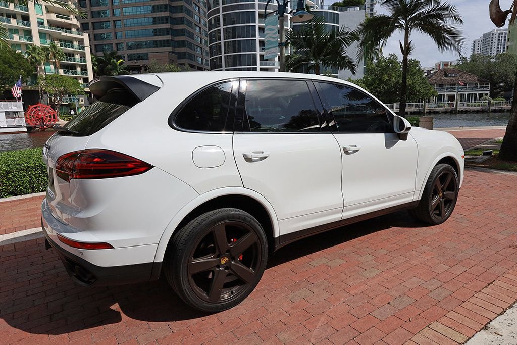 Used 2018 Porsche Cayenne Platinum Edition image 18