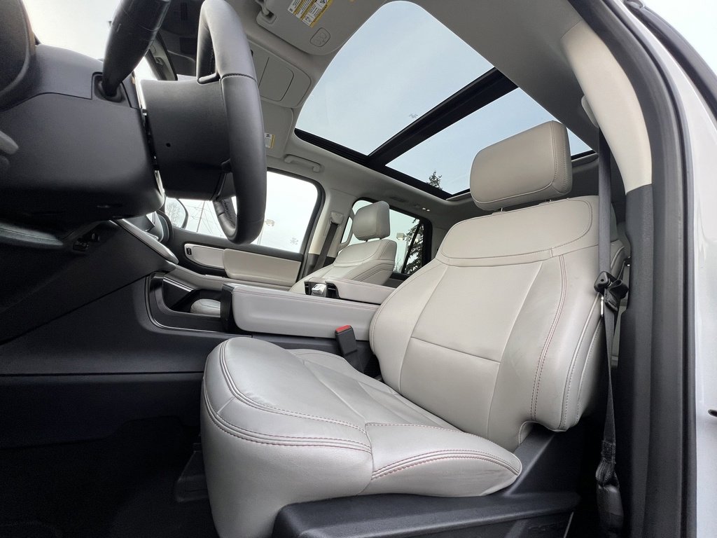 Certified 2025 Ford Expedition Active image 14