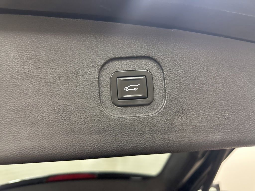 Used 2017 Chevrolet Equinox LT w/ Convenience Package image 27