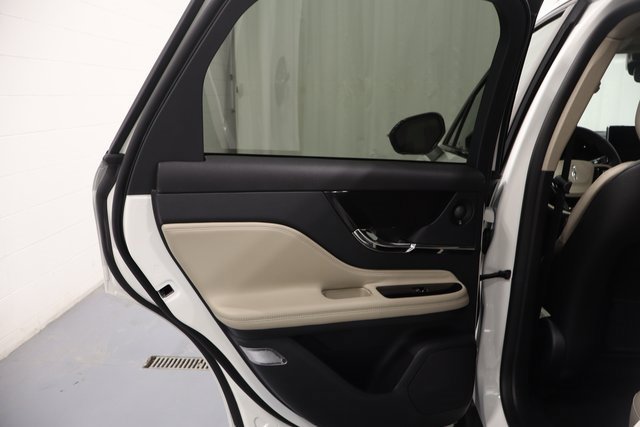 Used 2025 Lincoln Corsair Reserve w/ Equipment Group 202A image 11