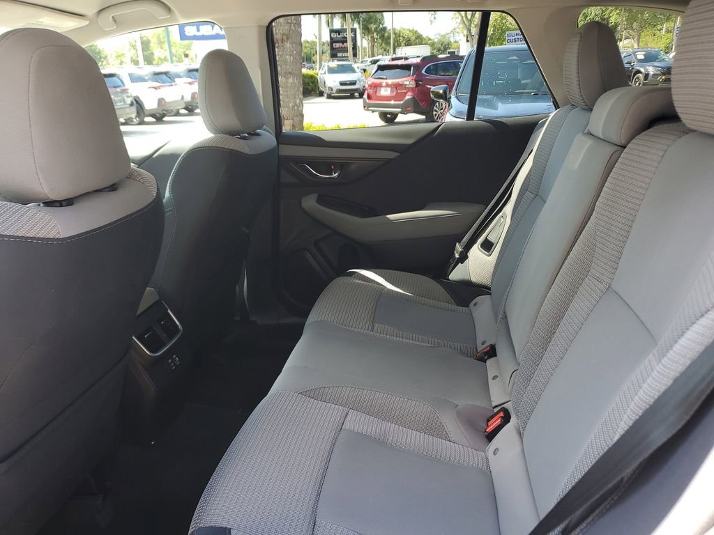 Used 2025 Subaru Outback Premium AWD/4WD image 14