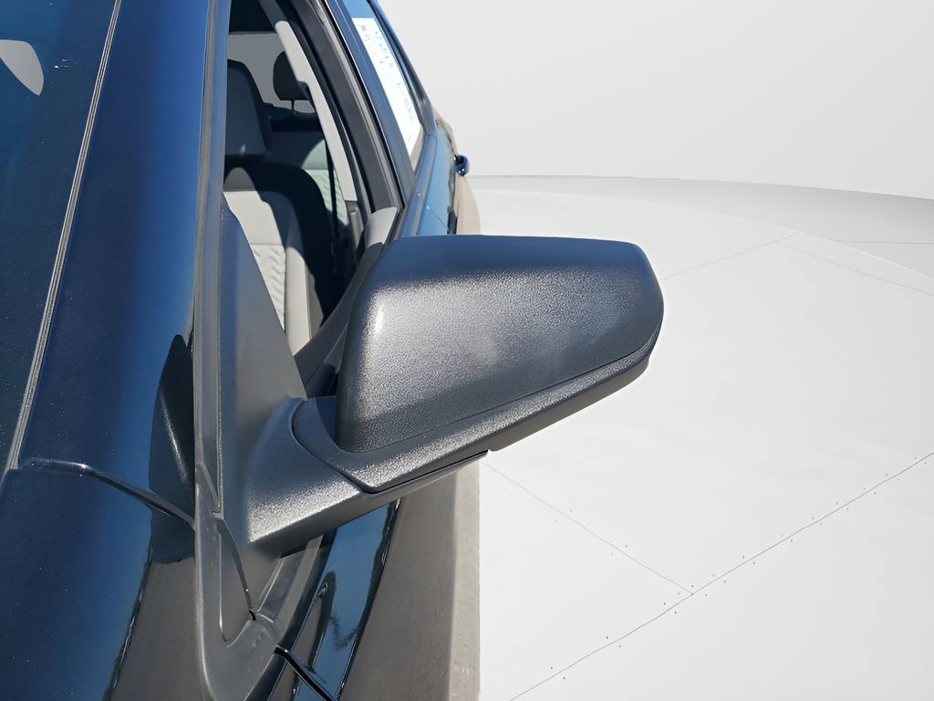 Used 2023 Chevrolet Equinox LS image 28