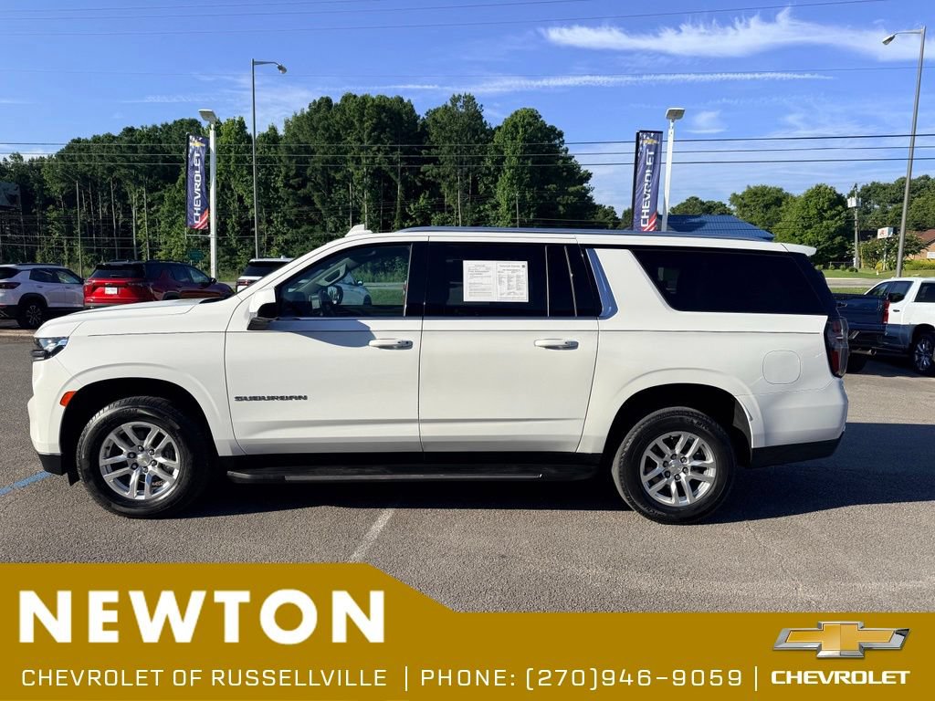 Used 2022 Chevrolet Suburban LT RWD image 3