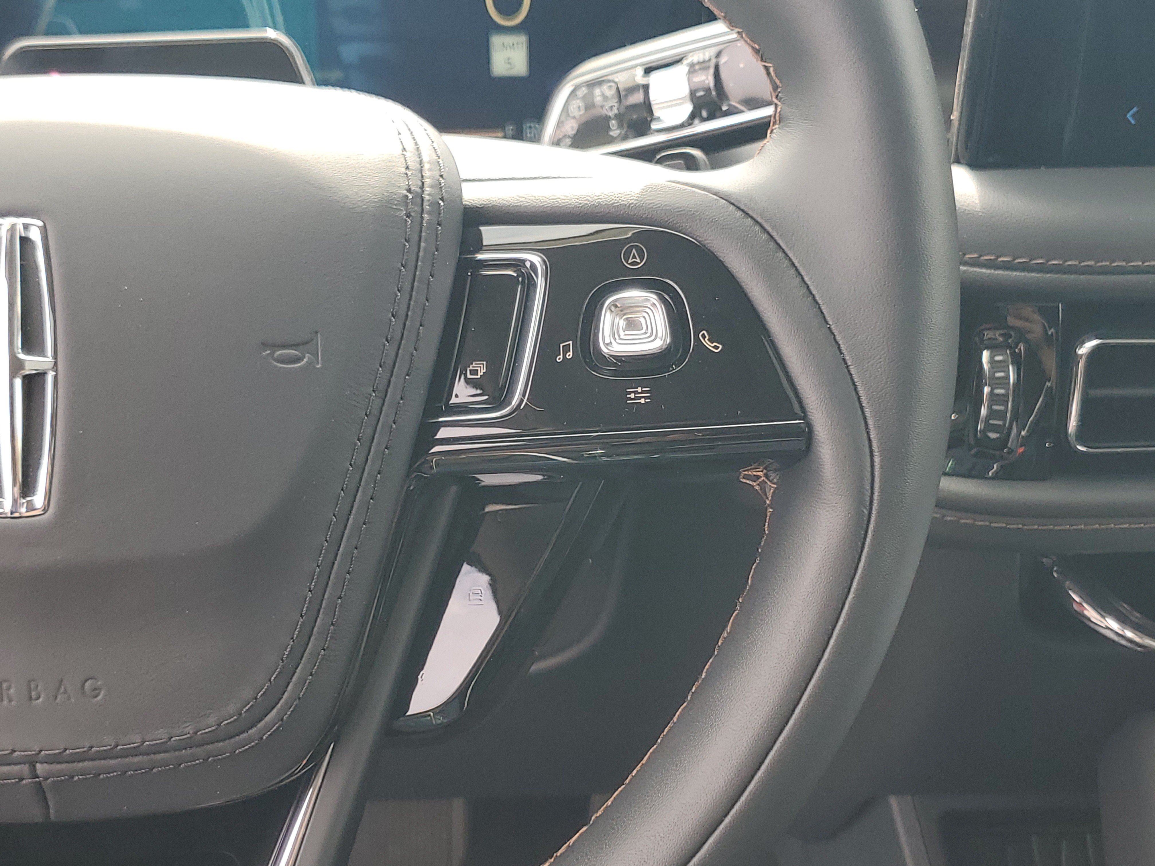 New 2026 Lincoln Aviator Reserve AWD/4WD image 17