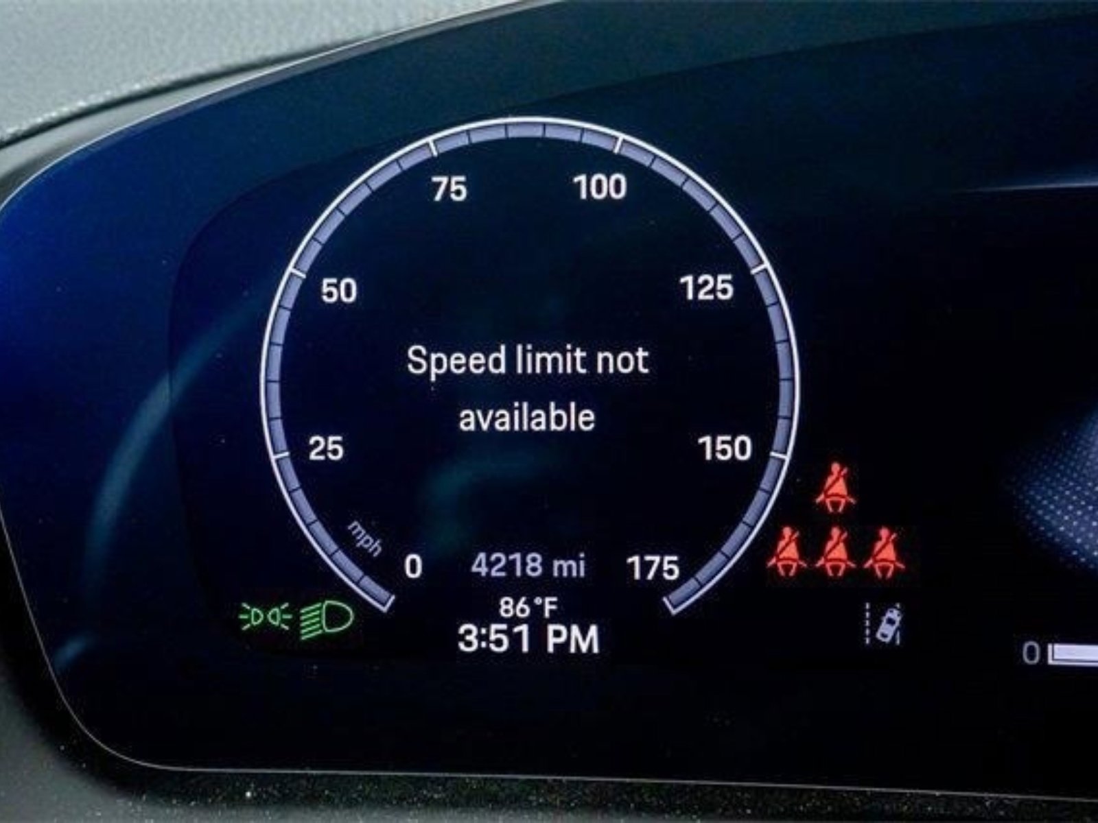 Used 2025 Porsche Cayenne image 43