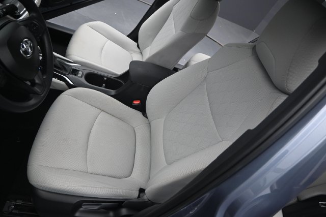 Used 2025 Toyota Corolla Cross L FWD image 11