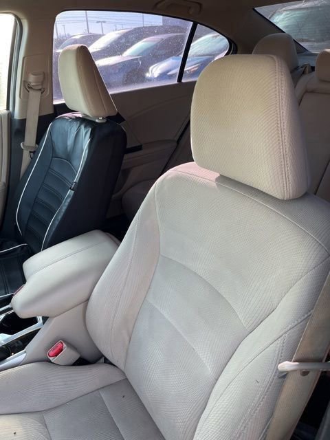 Used 2016 Honda Accord EX image 10