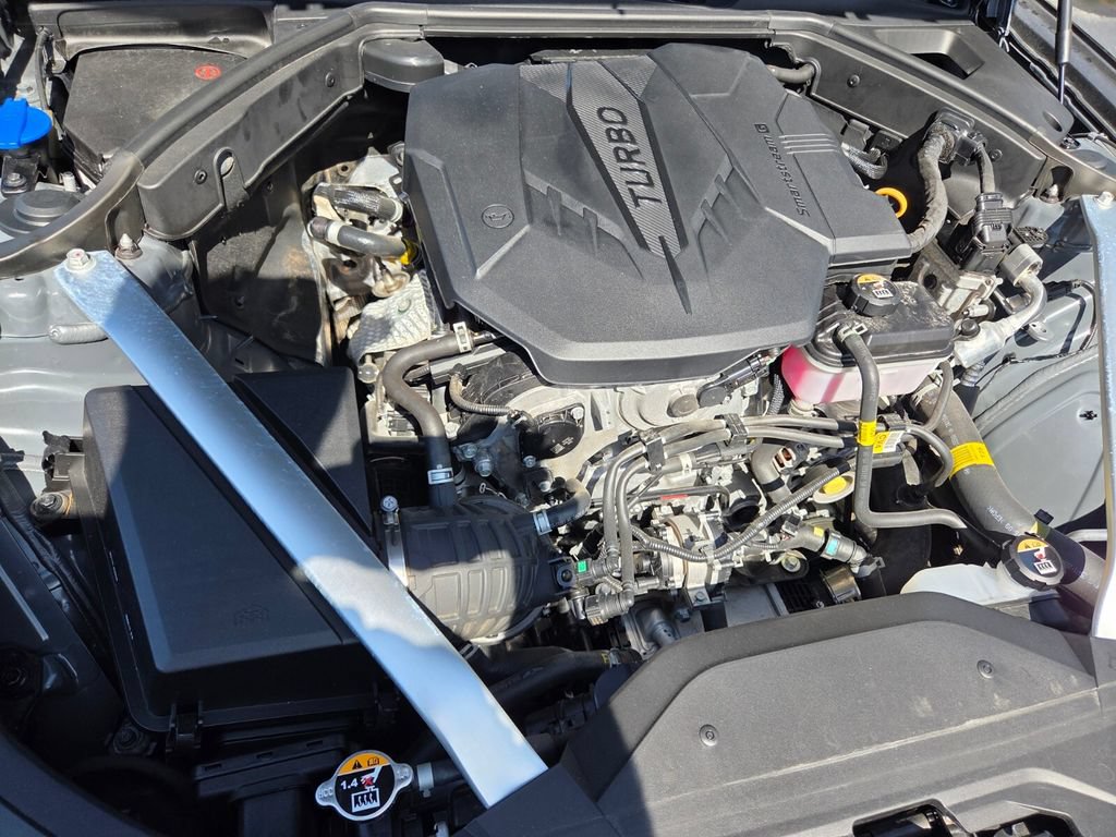 Used 2025 Genesis G70 2.5T RWD image 18