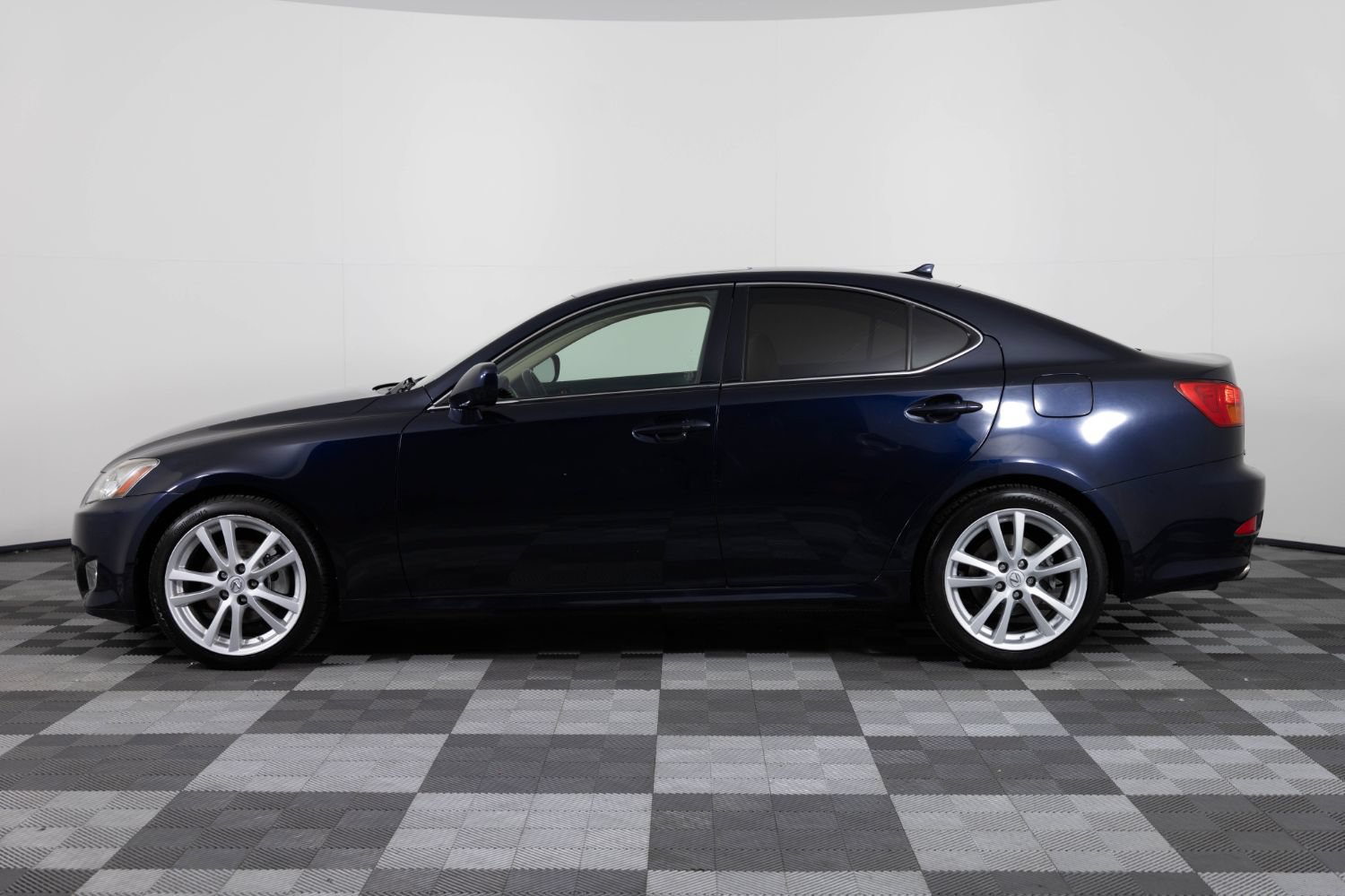 Used 2007 Lexus IS 250 RWD image 3