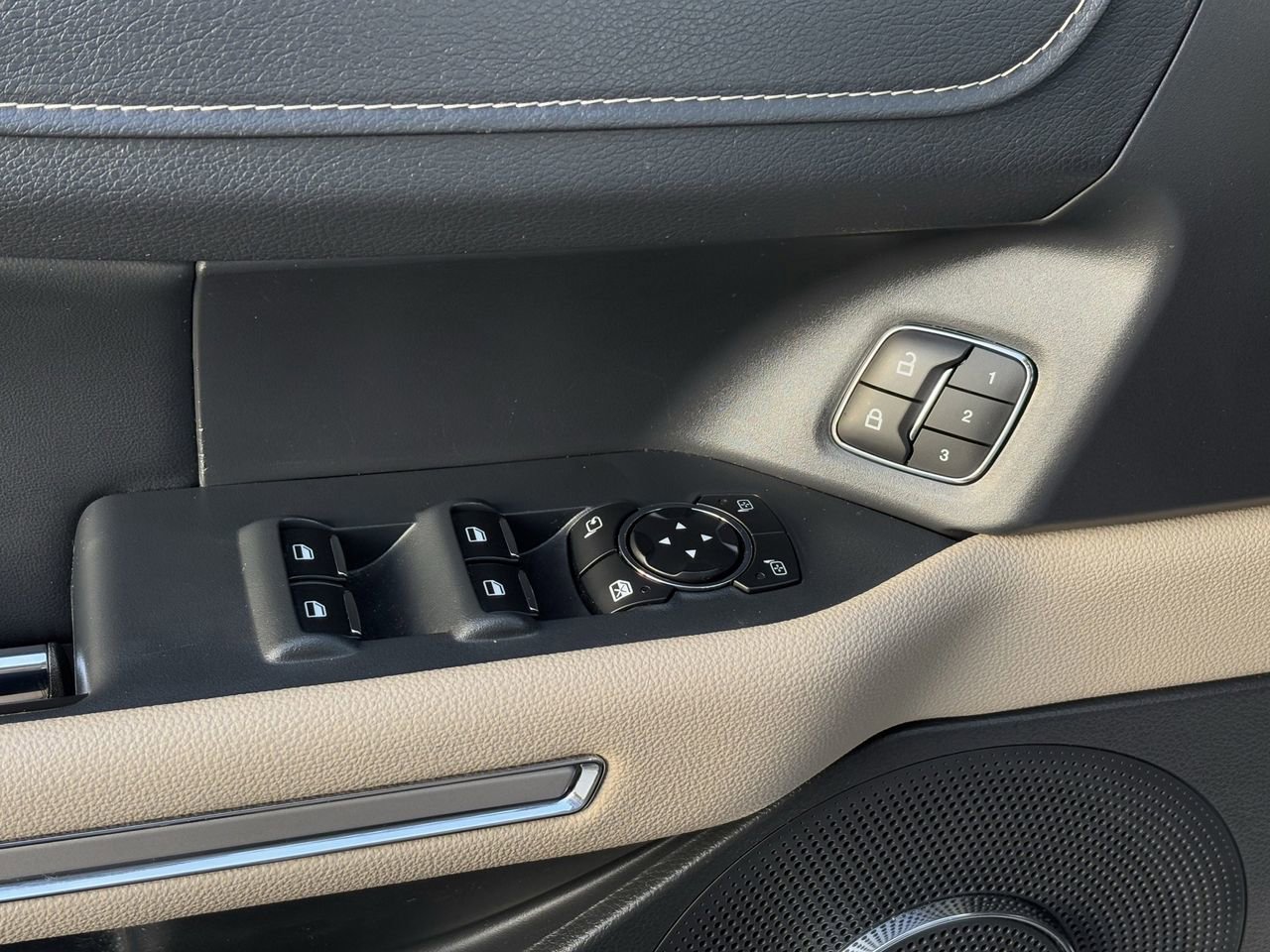 Used 2024 Ford Expedition Max Limited image 24