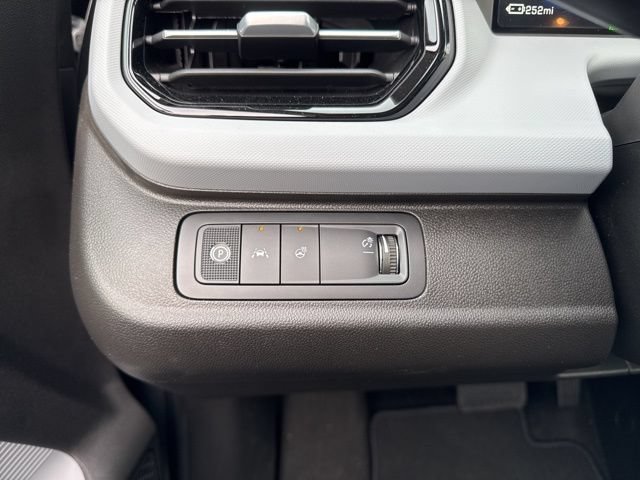 New 2027 Chevrolet Bolt RS w/ Technology Package FWD image 22