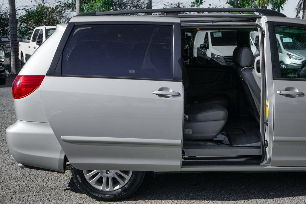 Used 2007 Toyota Sienna XLE image 38