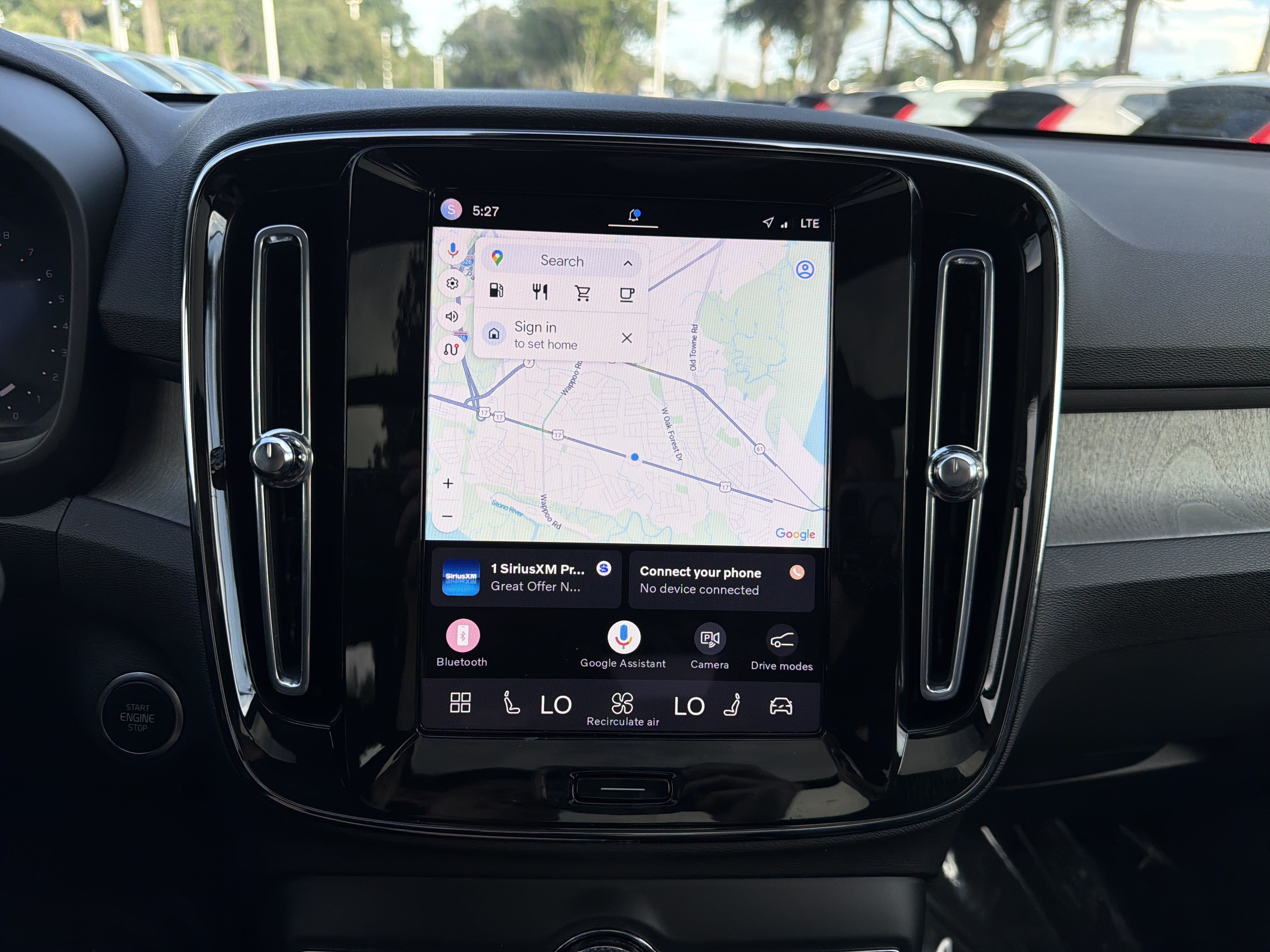 Certified 2025 Volvo XC40 B5 Plus AWD/4WD image 27