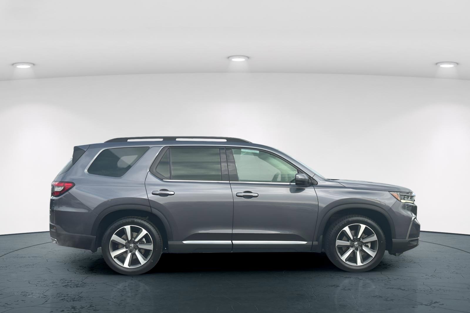 Certified 2024 Honda Pilot Touring image 7