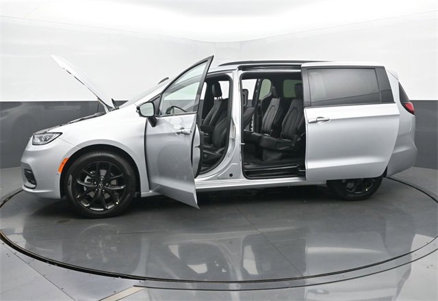 New 2026 Chrysler Pacifica Select image 55