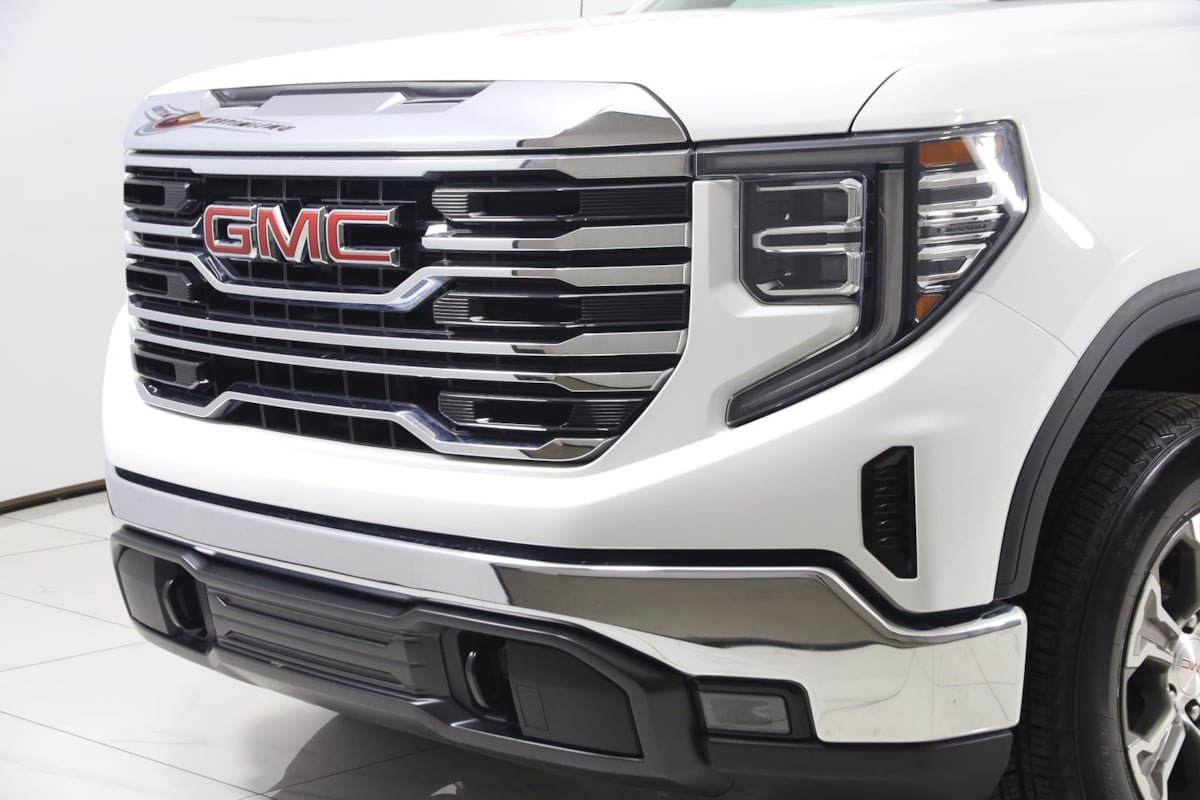 Used 2023 GMC Sierra 1500 SLT w/ SLT Convenience Package AWD/4WD image 54