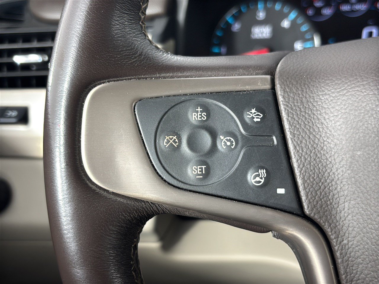 Used 2018 GMC Yukon Denali w/ Open Road Package RWD image 18