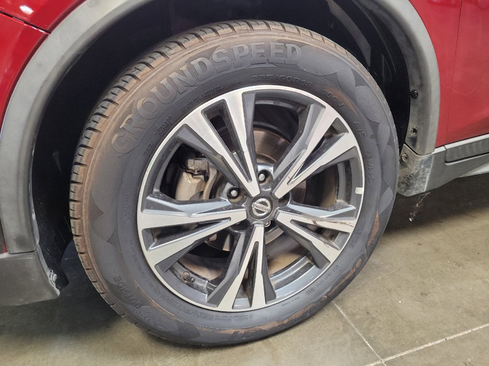 Used 2019 Nissan Rogue SV w/ Premium Package FWD image 31