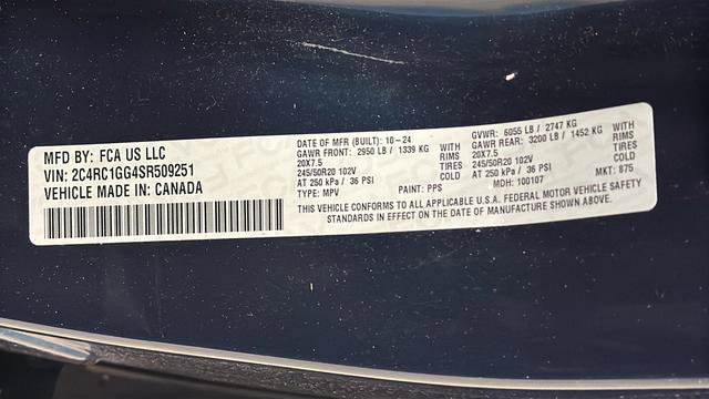 Used 2025 Chrysler Pacifica Limited image 35