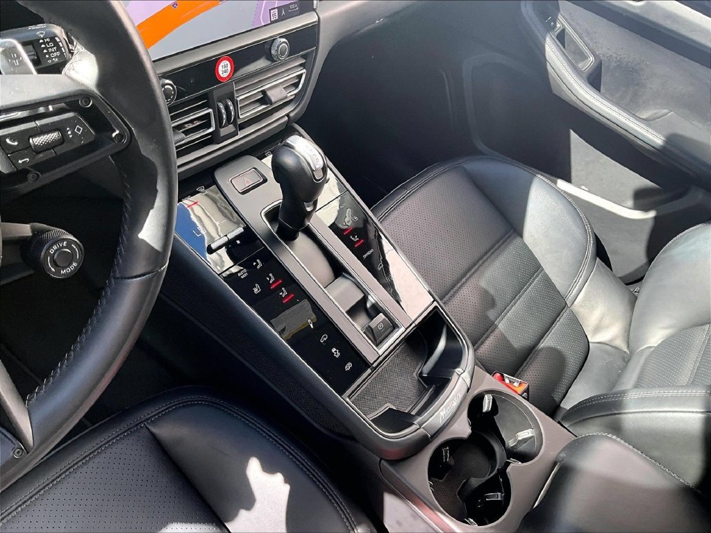 Certified 2023 Porsche Macan GTS AWD/4WD image 20