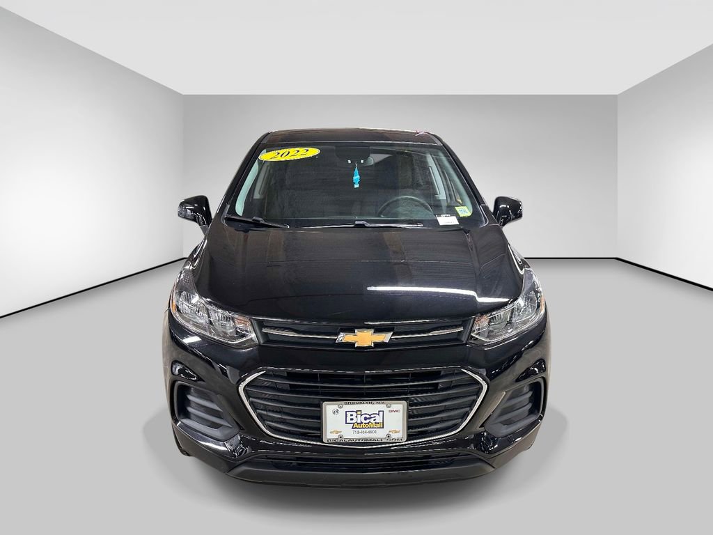 Used 2022 Chevrolet Trax LS w/ Tint and Cruise Package AWD/4WD image 8