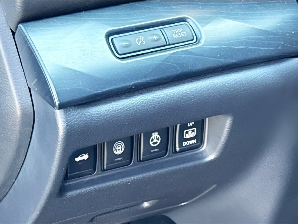 Used 2023 Nissan Maxima Platinum w/ Sport Mat Group FWD image 10