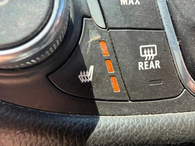 Used 2018 Chevrolet Malibu LT w/ Leather Package FWD image 28