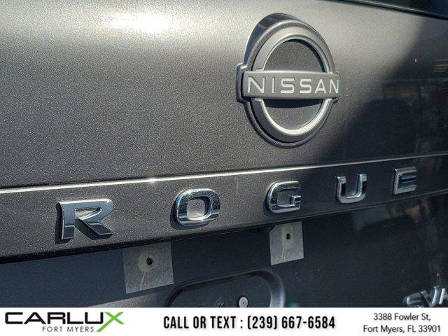 Used 2023 Nissan Rogue SV image 11