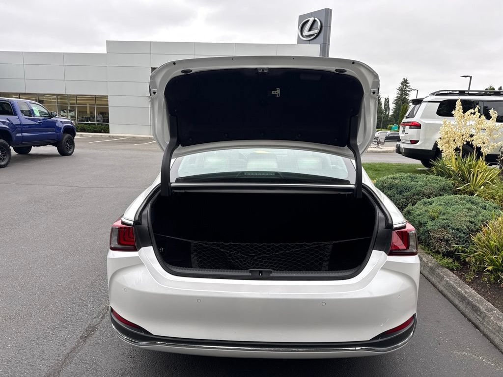 Certified 2023 Lexus ES 250 w/ Premium Package AWD/4WD image 16