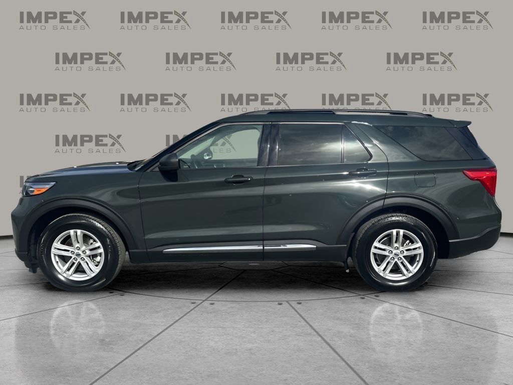 Used 2024 Ford Explorer XLT w/ Equipment Group 202A image 2