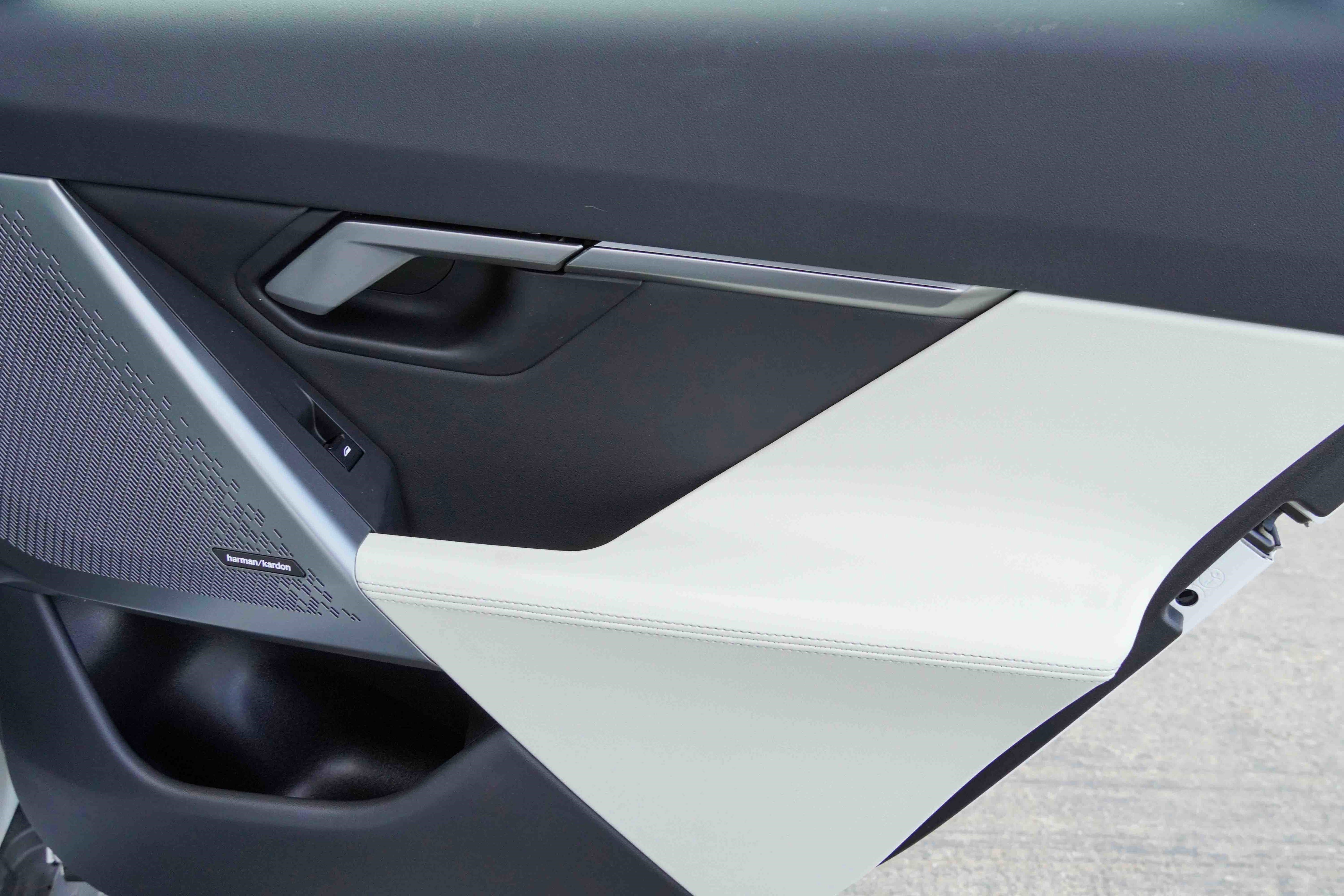 Certified 2025 BMW 530i xDrive image 33