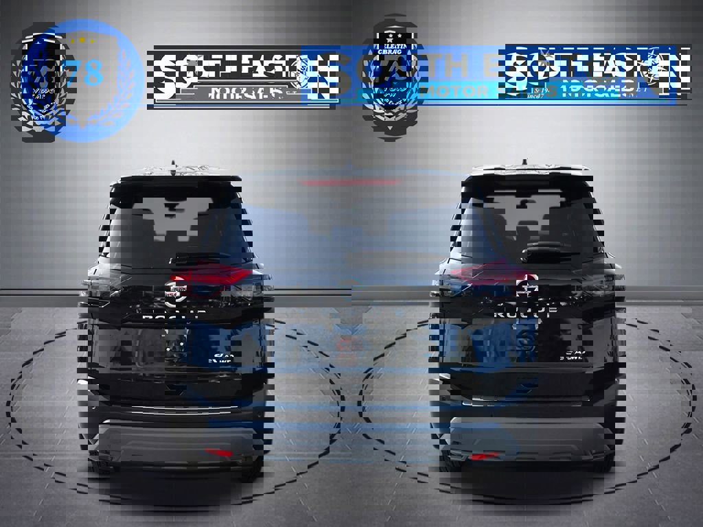 Used 2021 Nissan Rogue SV image 4